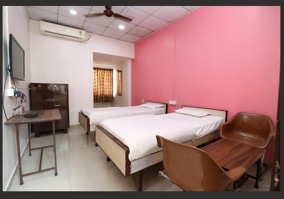 Hotel Gomatgiri Hotel in Maharashtra