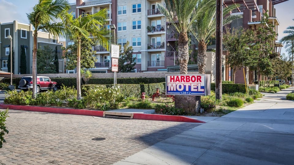 Facade/entrance, Property logo or sign