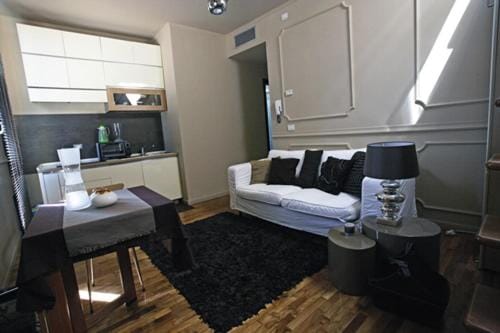 Living room, Decorative detail, Seating area