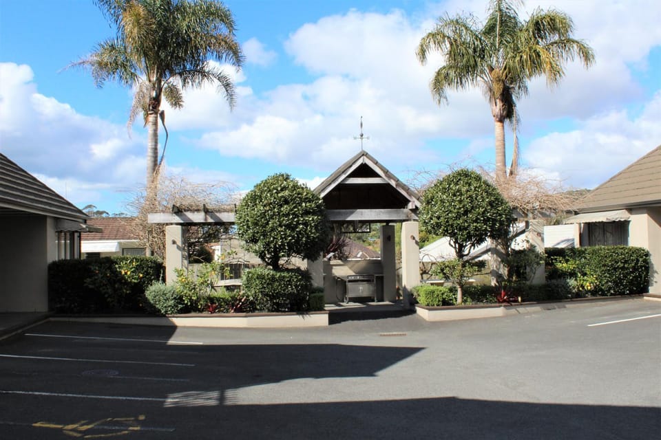 BBQ facilities, Garden, Seating area