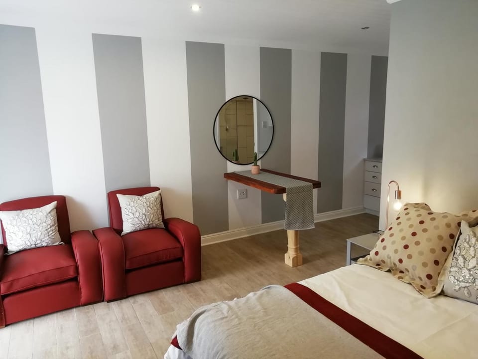 Seating area, Bedroom