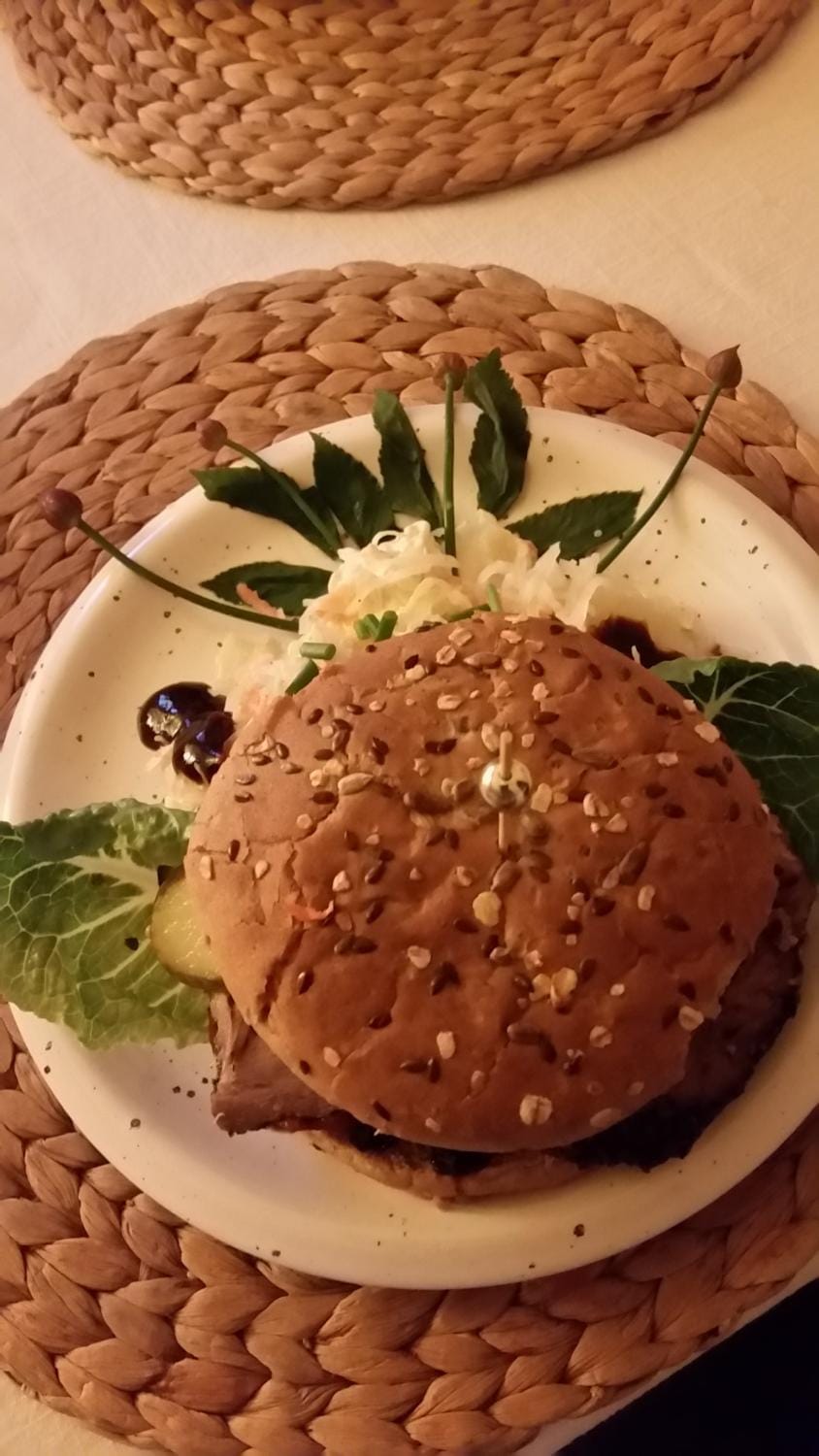 Übernachten in unseren Crutpracht Gästezimmern mit großem Bauernfrühstück, ab April 24 auch in der DUFFEL-SCHEUNE Apartment in Hesse