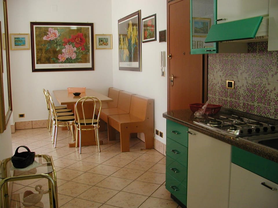 Kitchen or kitchenette, Living room, Dining area
