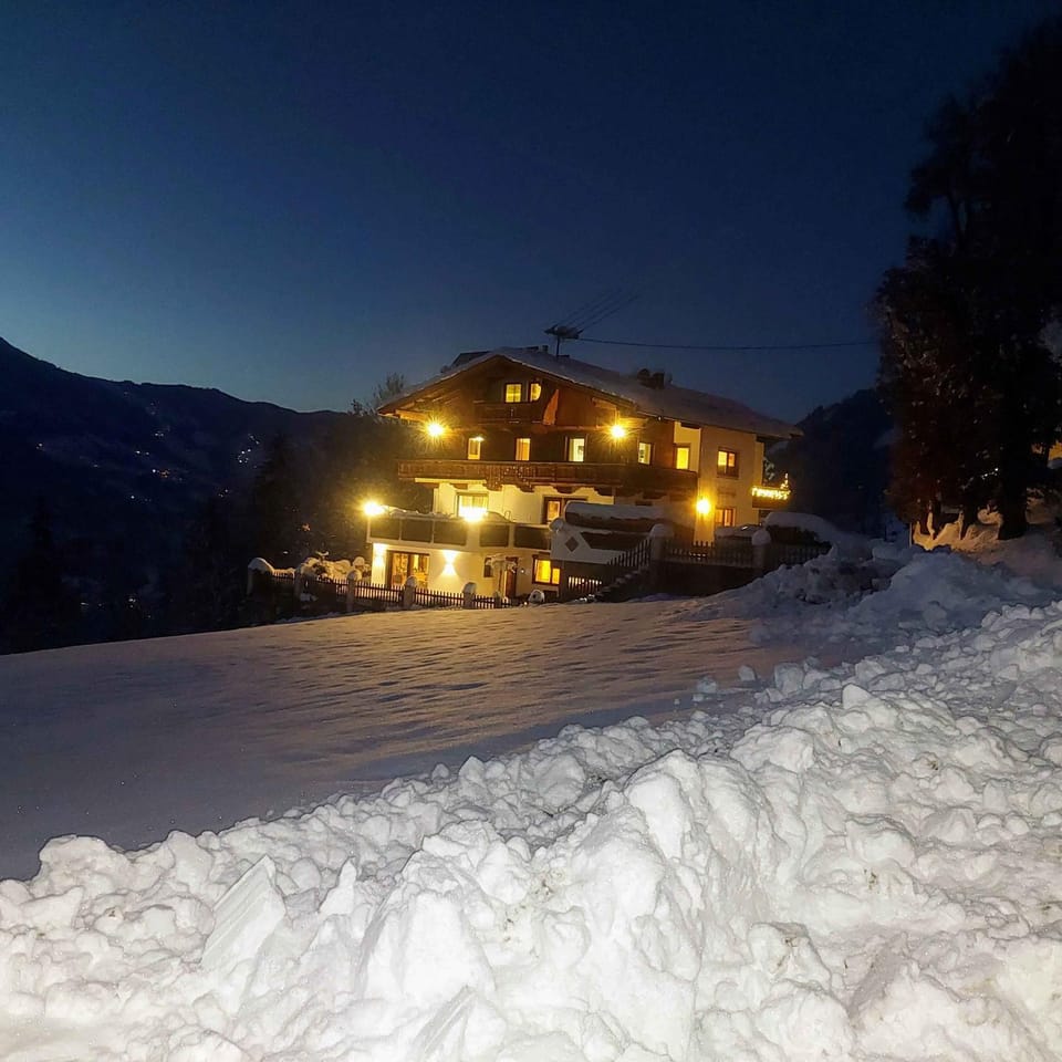 Property building, Natural landscape, Winter
