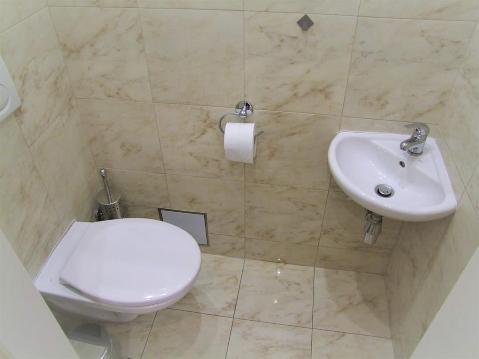 Toilet, Bathroom