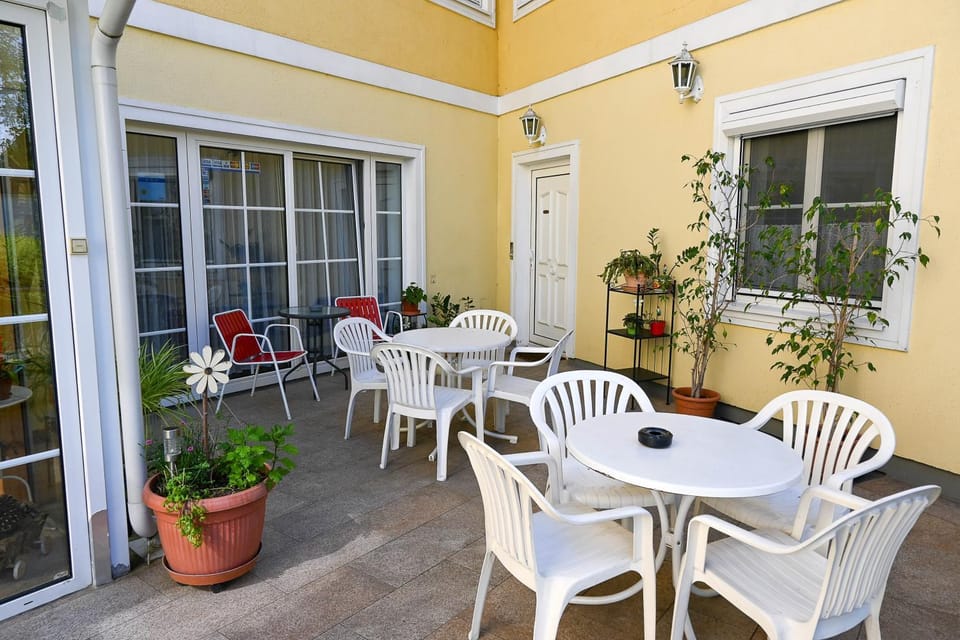 Balcony/Terrace, Balcony/Terrace, Internal: Not applicable to any particular room