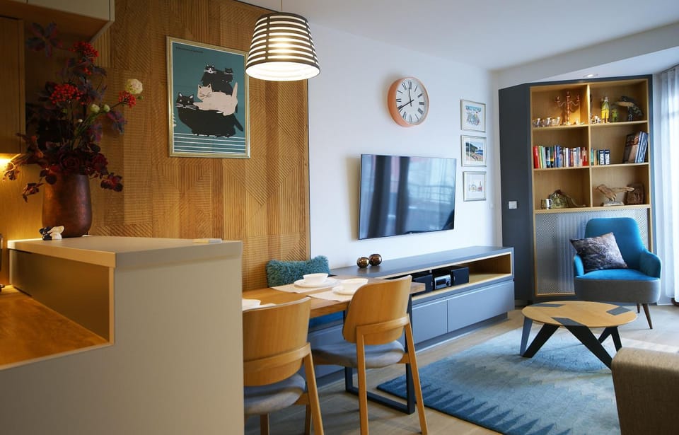 Library, TV and multimedia, Living room, Seating area