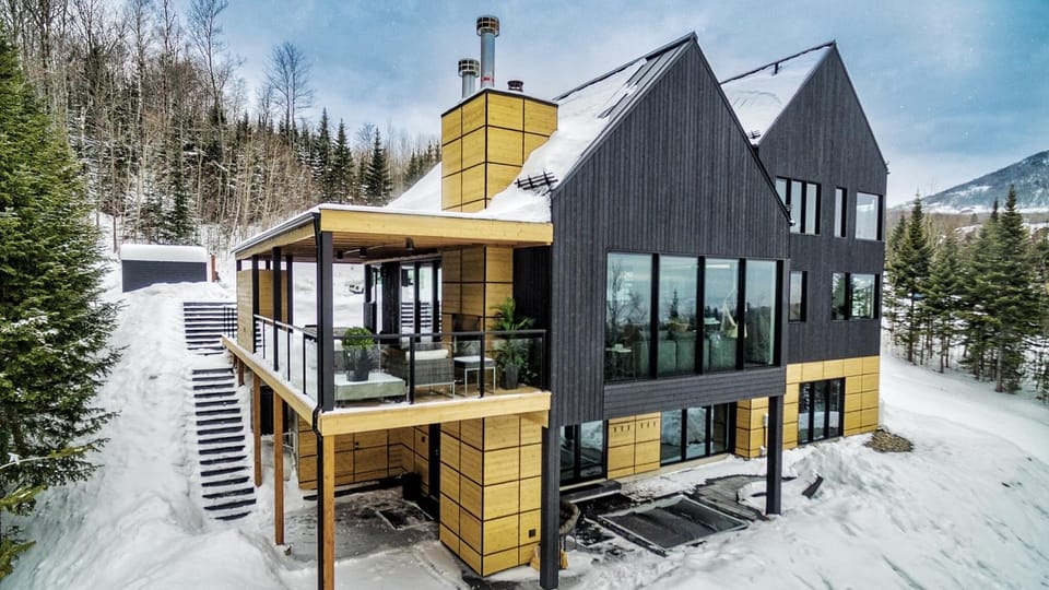 Property building, Facade/entrance, Winter