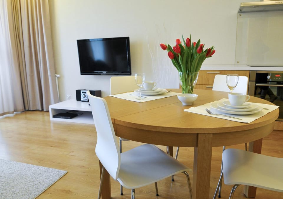 TV and multimedia, Living room, Dining area