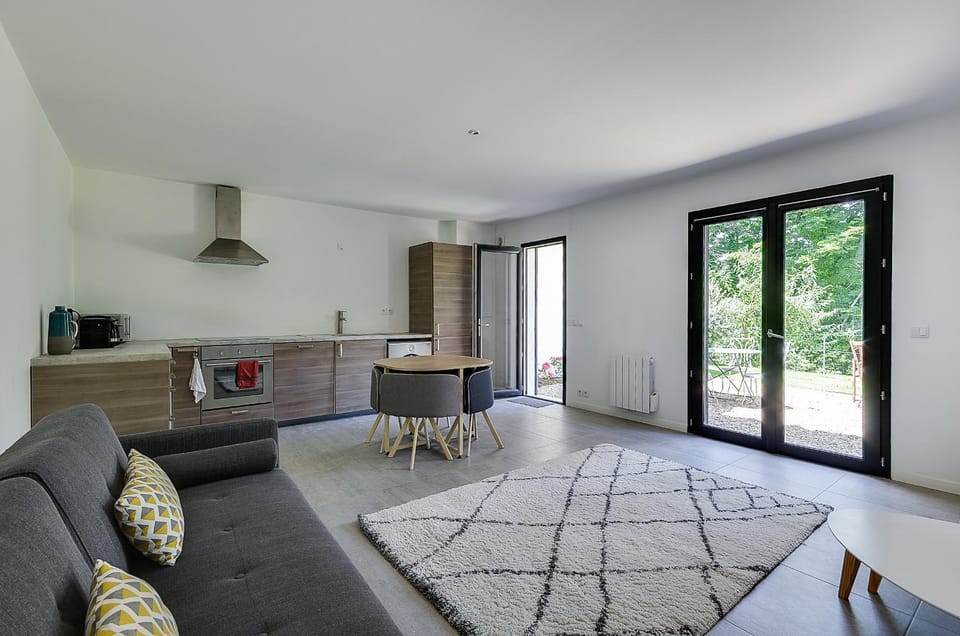 Living room, Seating area, Dining area