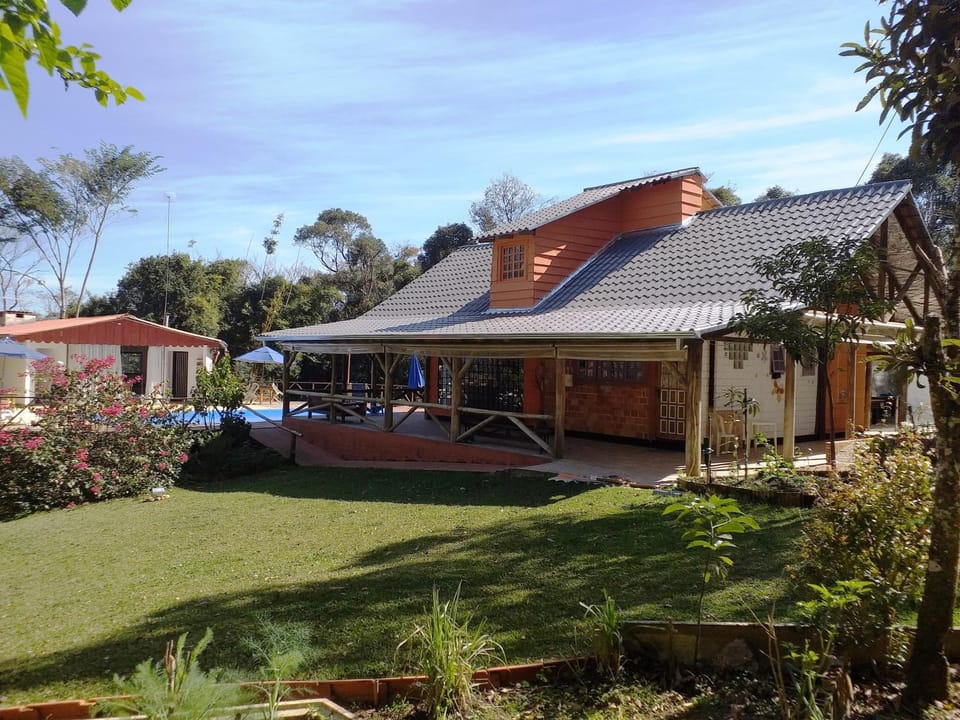 Chacara Recanto Vale do Luar Bed and Breakfast in São José dos Pinhais