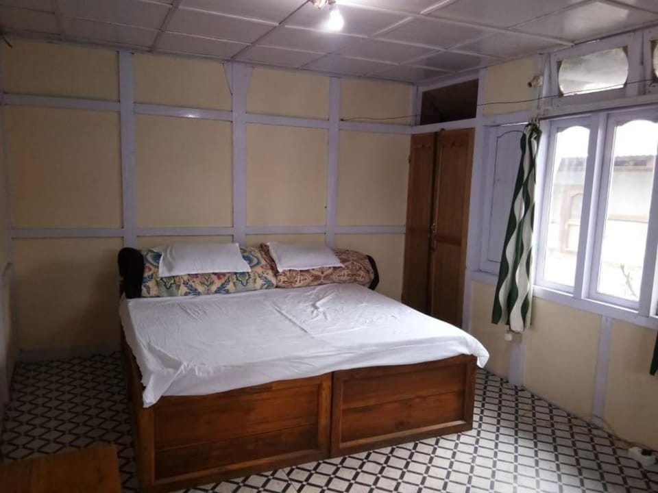 Photo of the whole room, Decorative detail, Bedroom