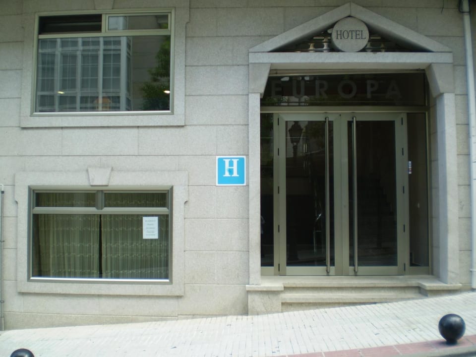 Facade/entrance