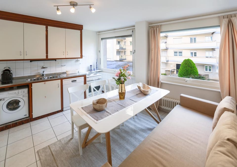 ☆ Central Apartment | Terrace & Private Parking ☆ Apartment in Montreux