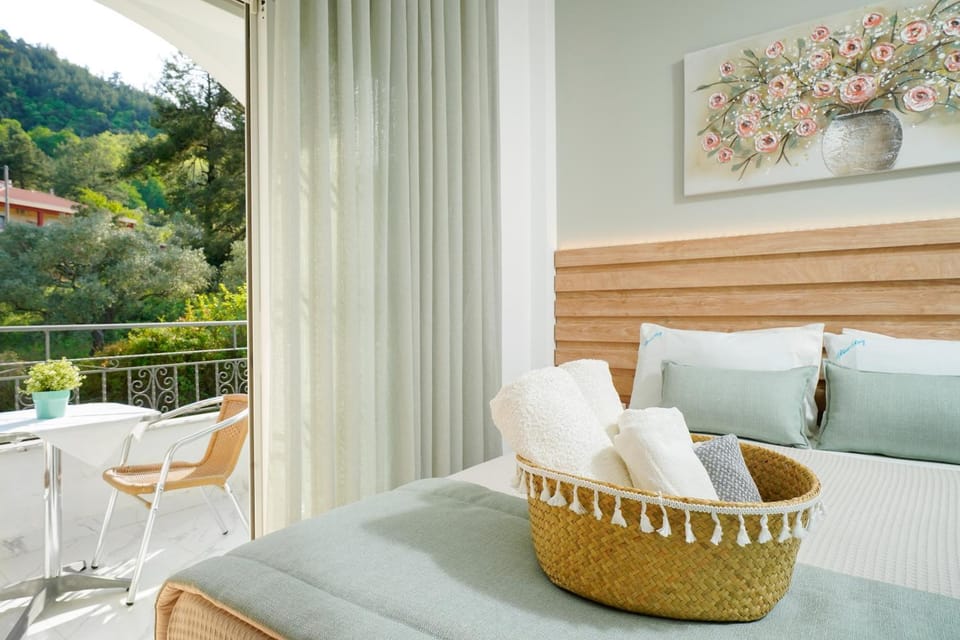 Natural landscape, Balcony/Terrace, Mountain view