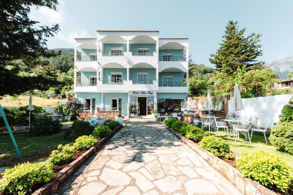 Property building, Spring, Day, Garden, Garden view