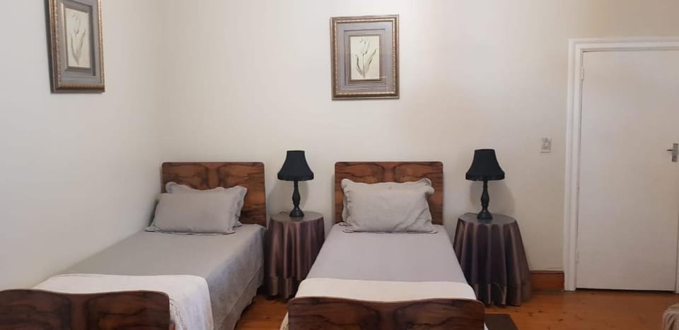 Upper Houghton Guesthouse Bed and Breakfast in Johannesburg