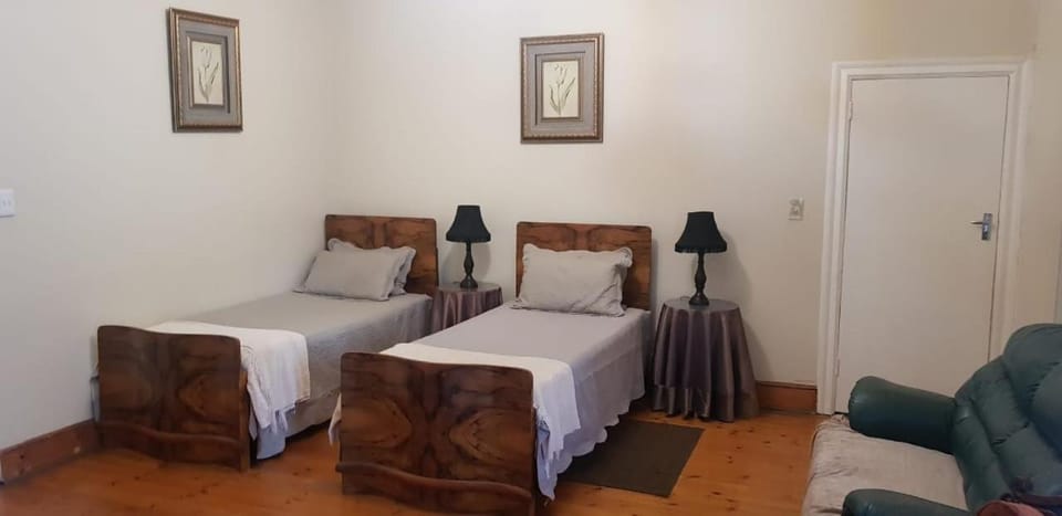 Upper Houghton Guesthouse Bed and Breakfast in Johannesburg