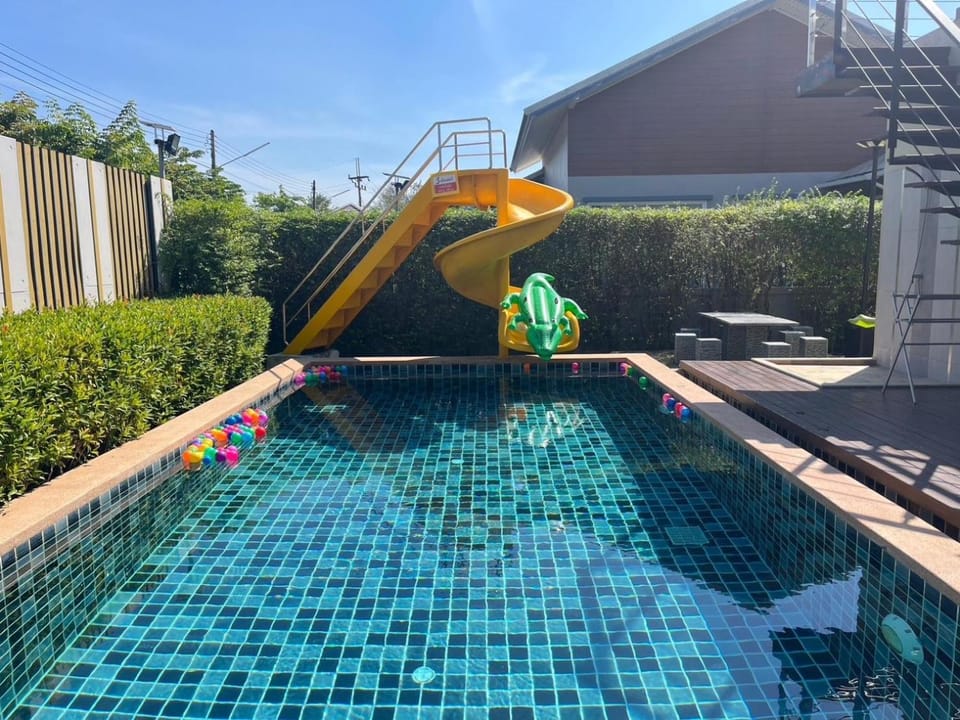 Pool view, Swimming pool