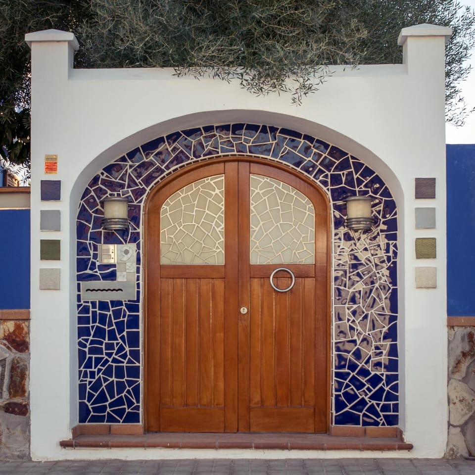 Facade/entrance, Decorative detail