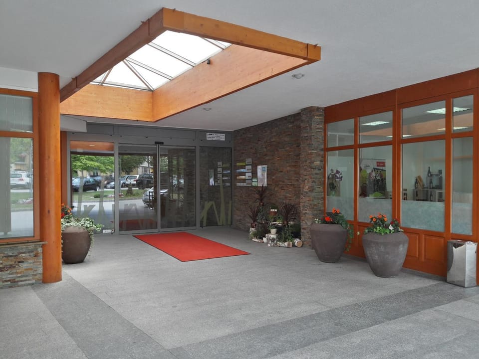 Facade/entrance