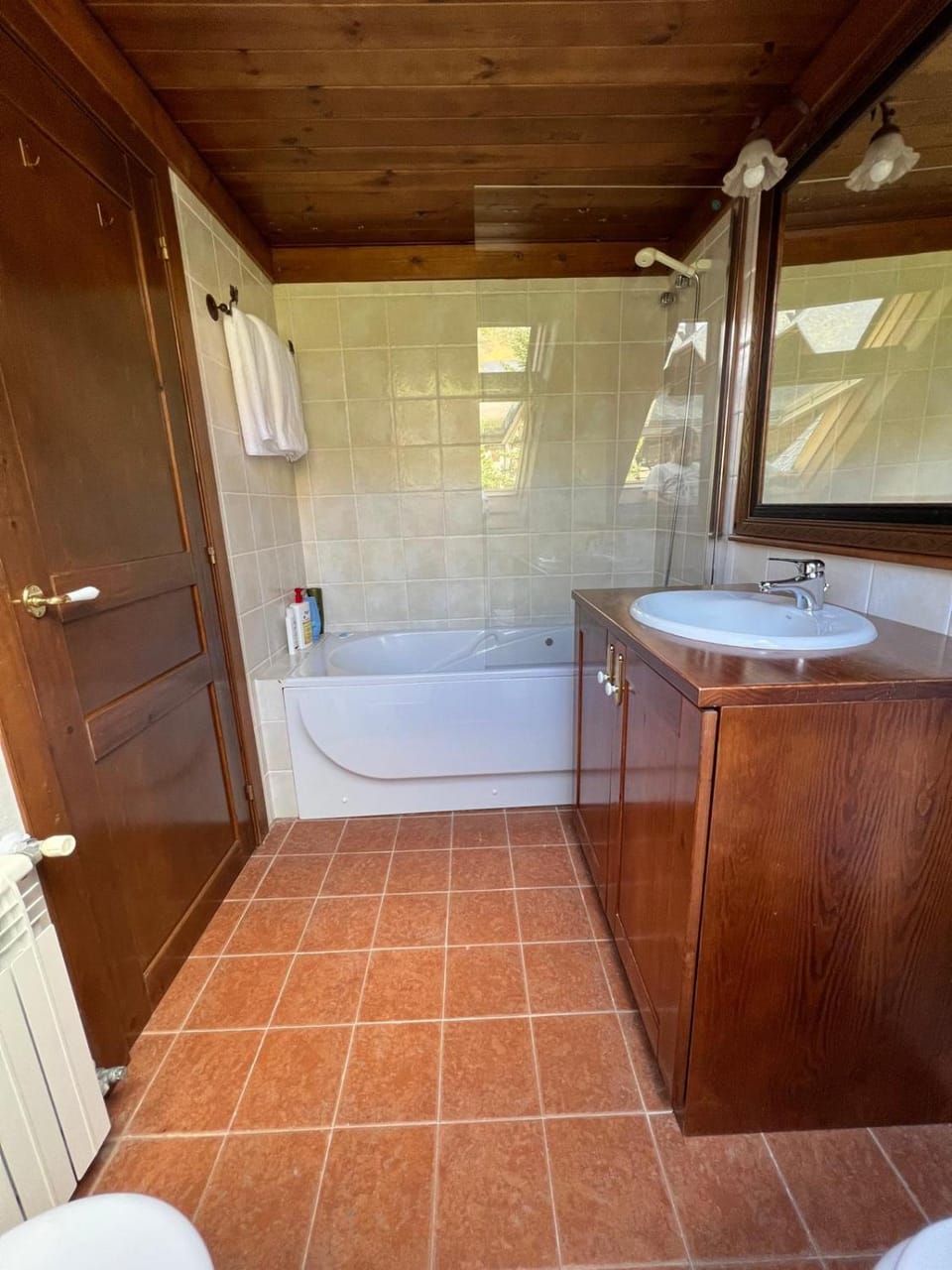 Shower, Hot Tub, Bathroom, Bath