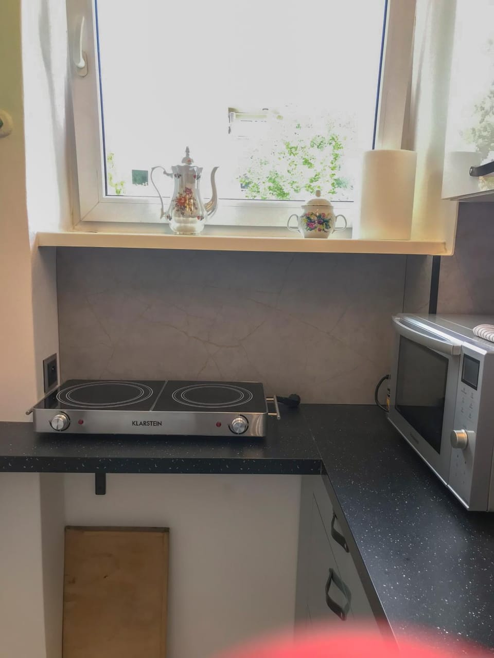 Kitchen or kitchenette, Quiet street view