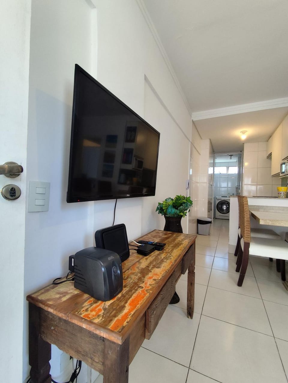 TV and multimedia, Living room, Dining area