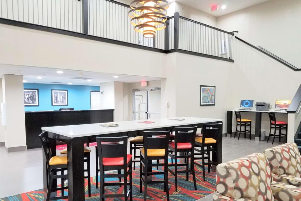 Seating area, On site