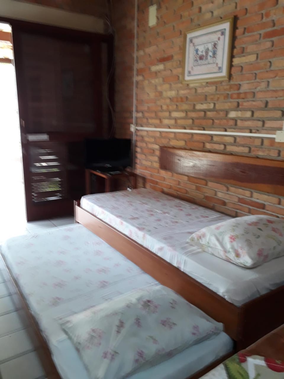 Bed, Living room