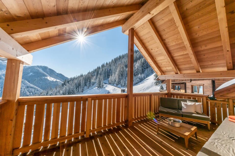 Balcony/Terrace, Mountain view