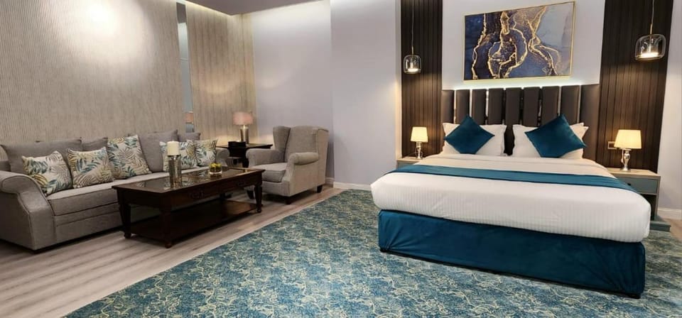 Bed, Living room, Photo of the whole room, Bedroom