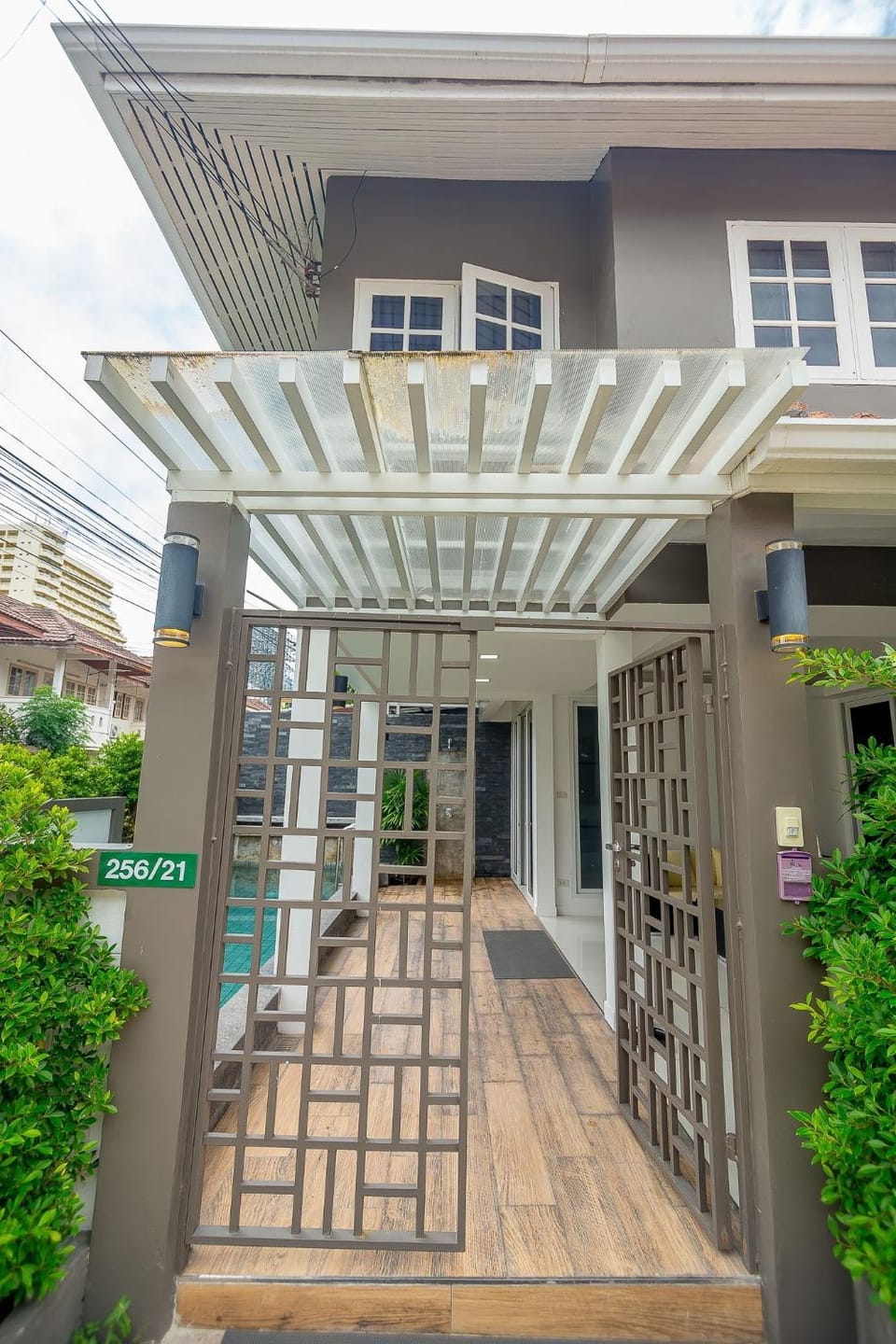 Modern Pool House House in Nong Kae