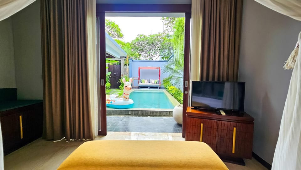 Pool view, Swimming pool, Swimming pool