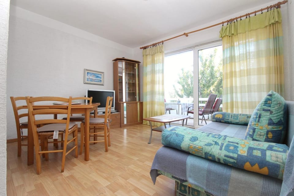 Living room, air conditioner