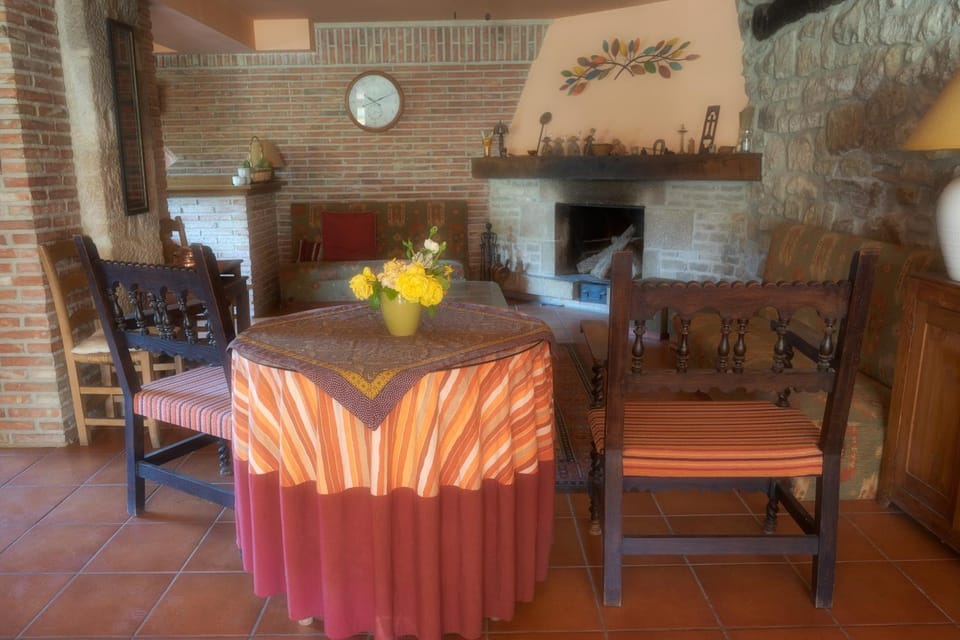 Living room, Lounge or bar, flat iron