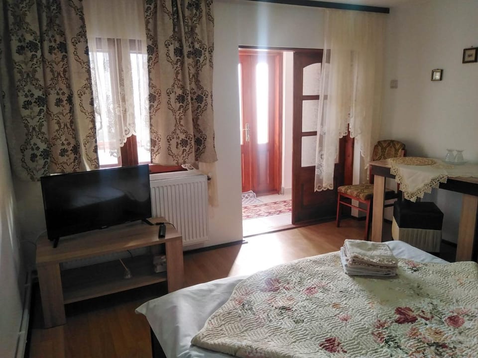 Casa La Agapia Bed and Breakfast in Romania