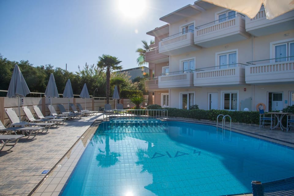 Property building, Swimming pool