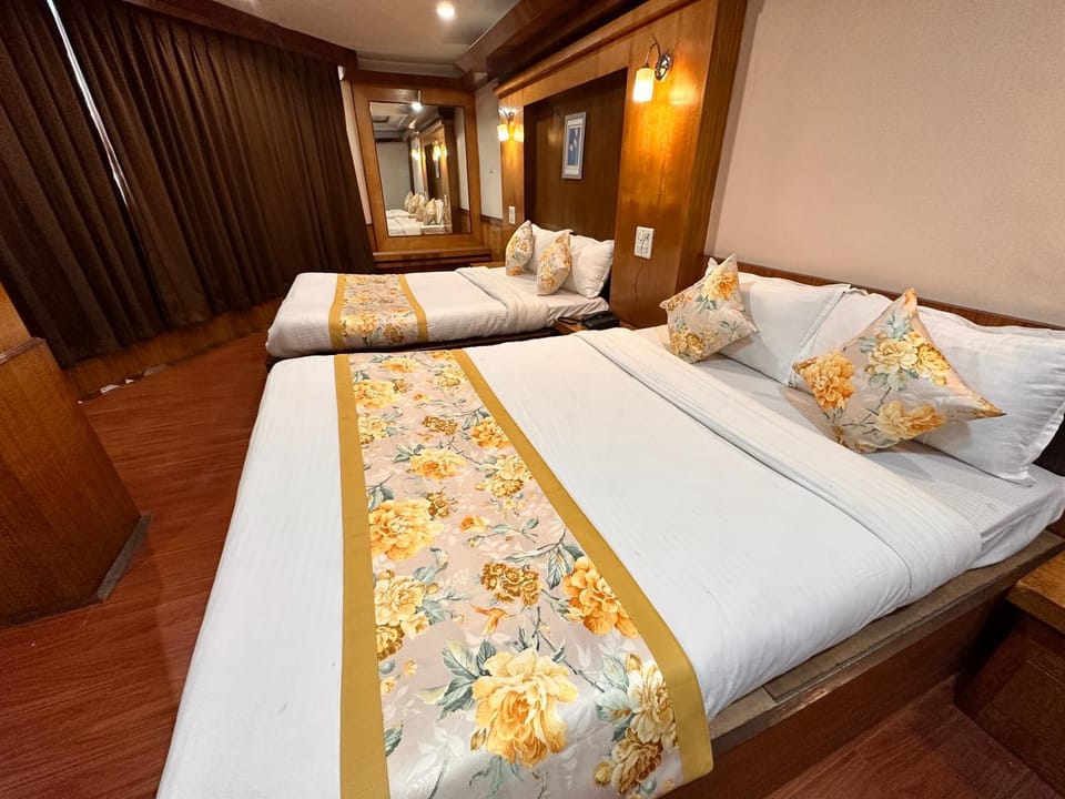 Hotel Gajraj Near M G Marg Hotel in India