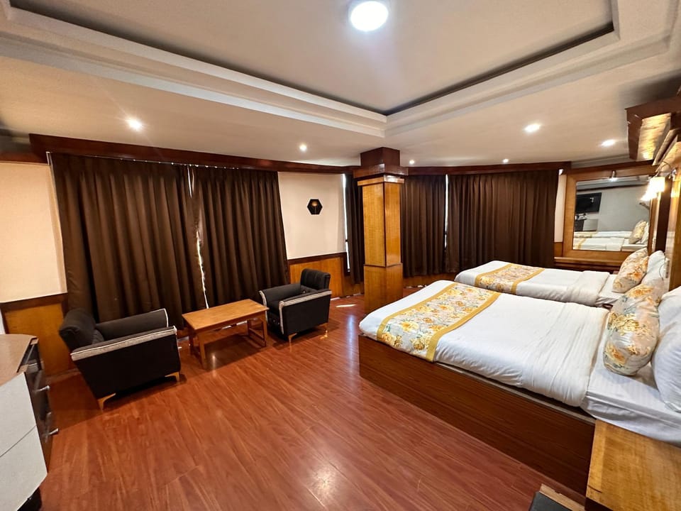 Hotel Gajraj Near M G Marg Hotel in India