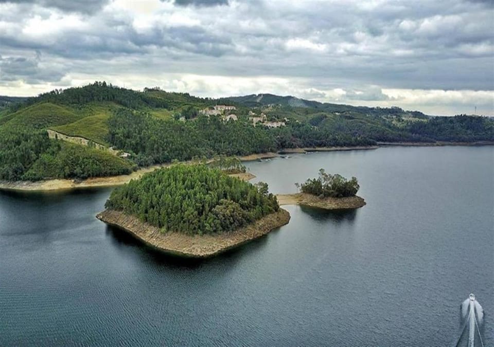 Nearby landmark, Natural landscape, Area and facilities