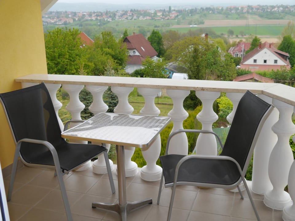 View (from property/room), Balcony/Terrace