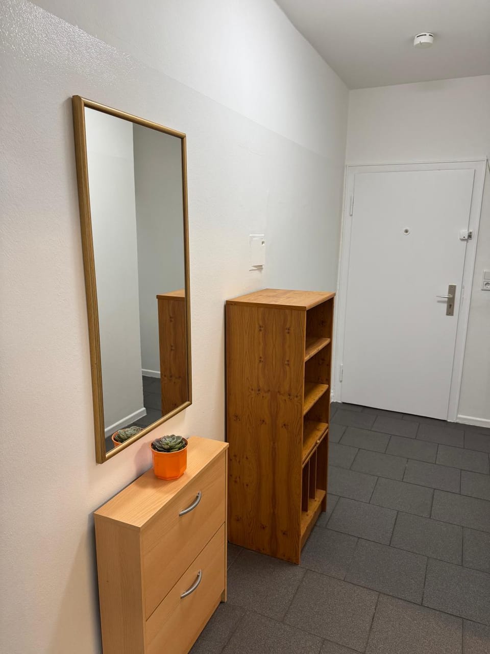 Facade/entrance, Lobby or reception, wardrobe