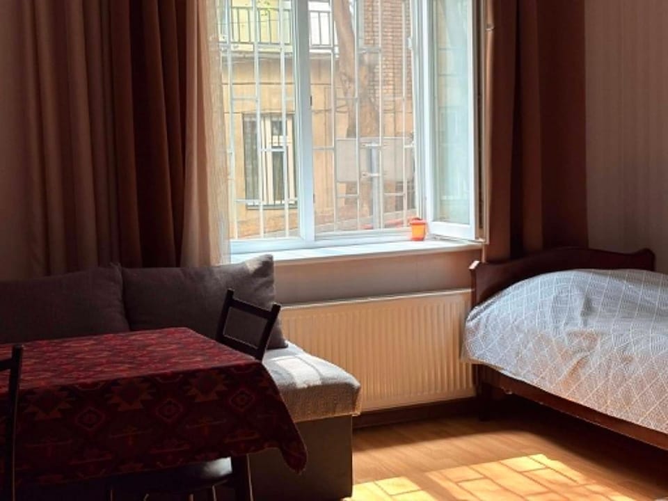 Bed, Living room, Photo of the whole room, Seating area, Bedroom