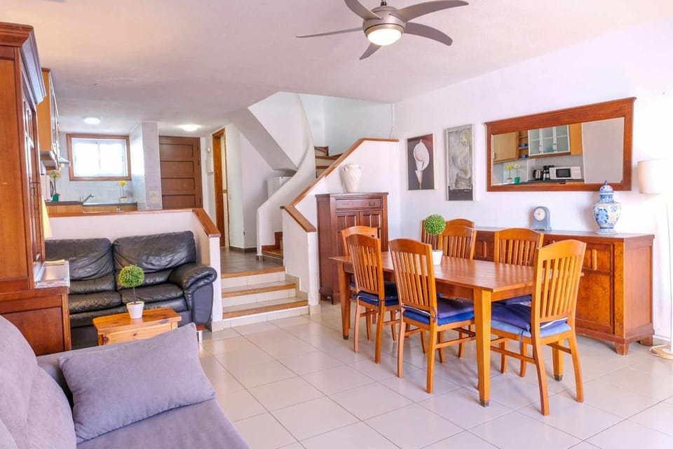 Parque Santiago 2 Villa 2 Tenerife Rental & Sales Villa in Playa de las Americas