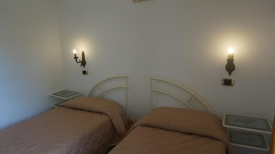 "Villaggio Camping Pompei" Bungalow & Camere Campground/ 
RV Resort in Pompeii