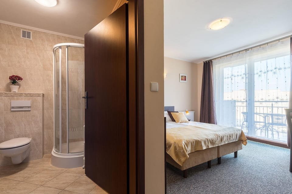 Bathroom, Seating area