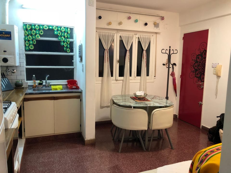 Cozy, Bright, near everything./Cómodo, luminoso, cerca de todo. Apartment in Rosario