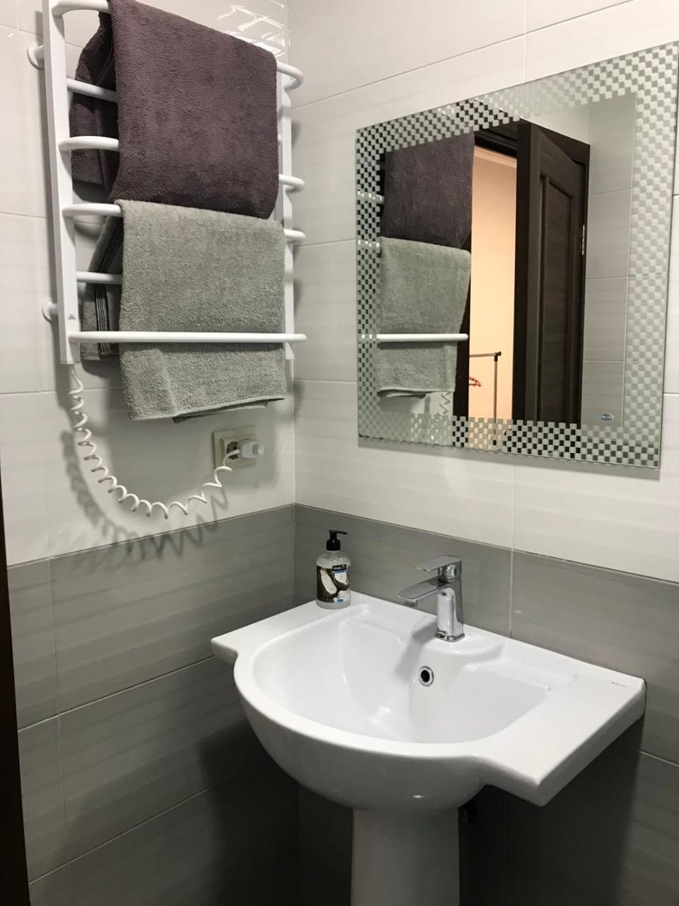 Bathroom, towels