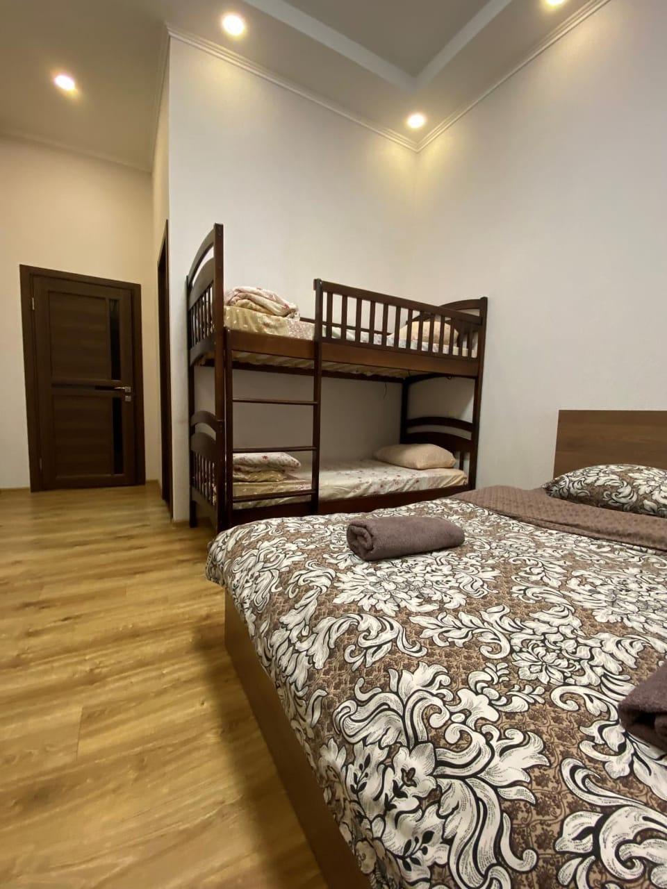Bed, Photo of the whole room, bunk bed